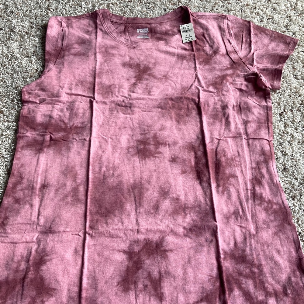 Pink T-Shirt 
Pink
Size: LG